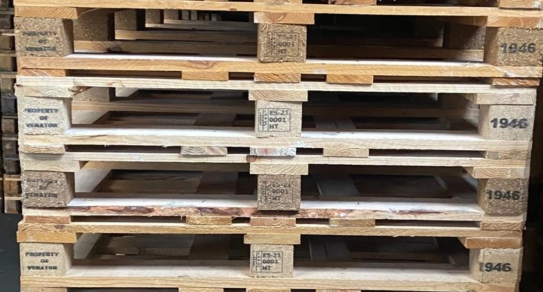Vierkante pallets